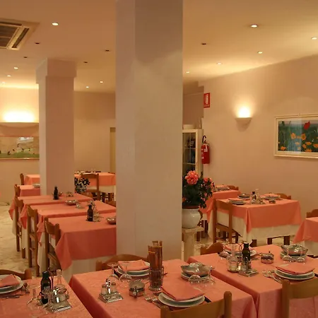 Elena Hotel 3*