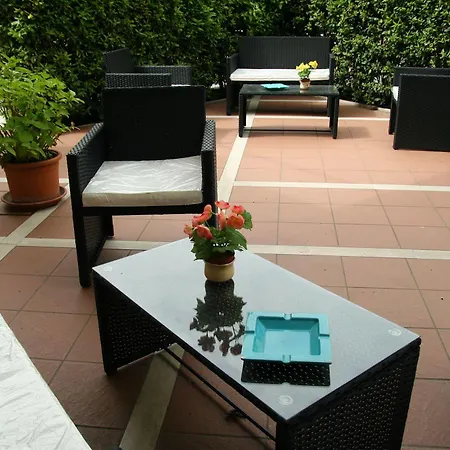 Hotel Elena 3*